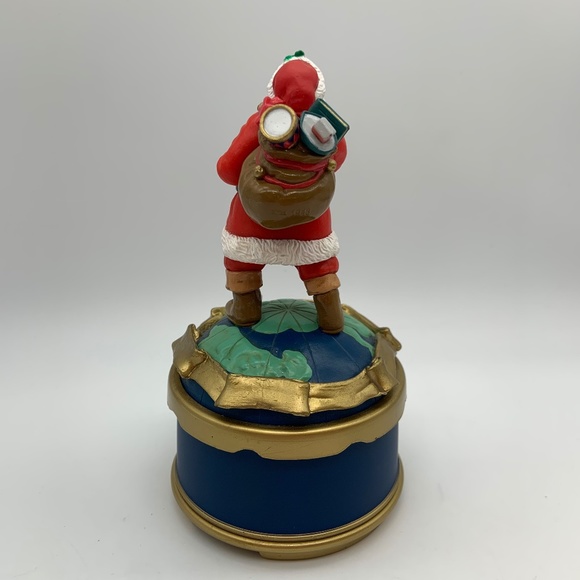 Vintage Coca-Cola Santa Claus Delivering Presents Christmas Spinning Music Box - Picture 7 of 13